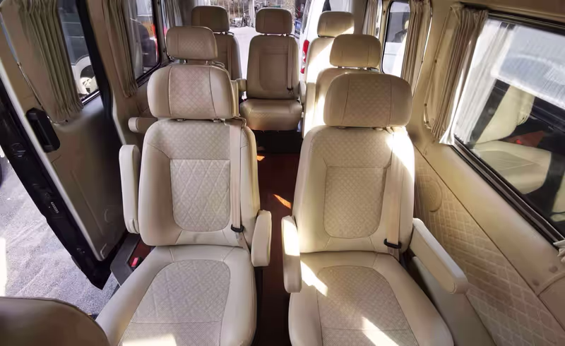Hunan Private Tour - 9-seater VIP vehicle