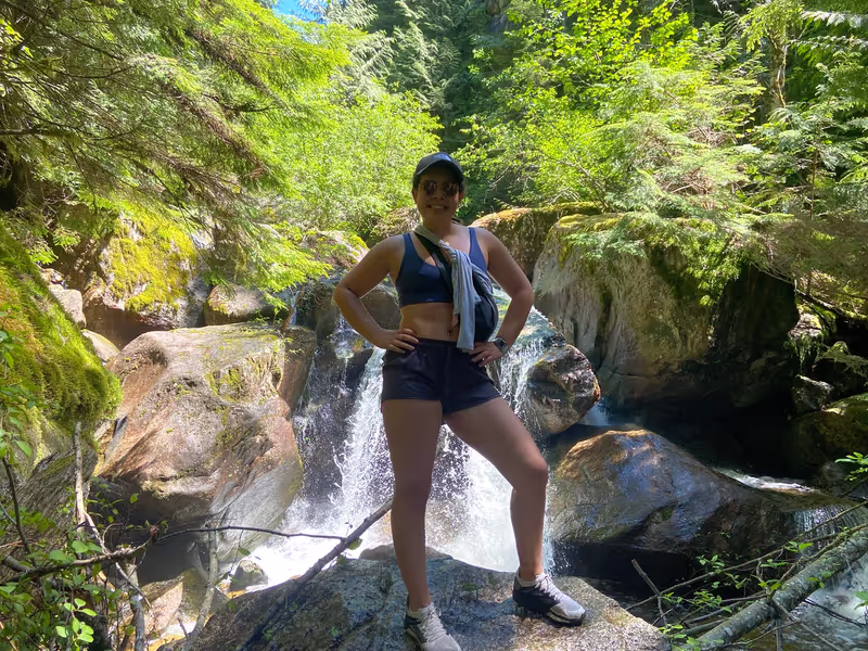 Vancouver Private Tour - Hiking alongside falls