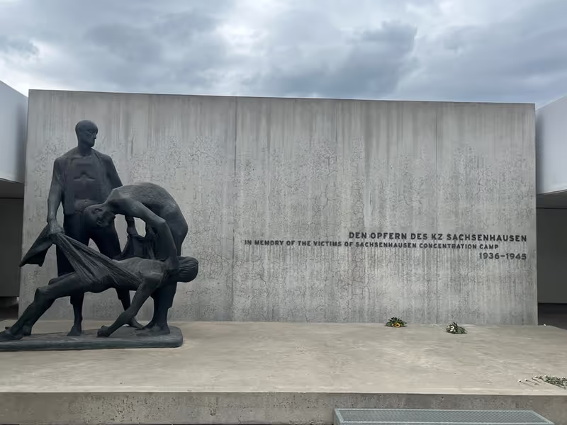 Berlin Private Tour - We enter