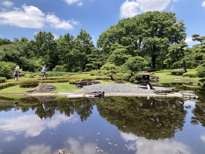 Tokyo Private Tour - Japanese gardens in Imperial Palace East Gardens