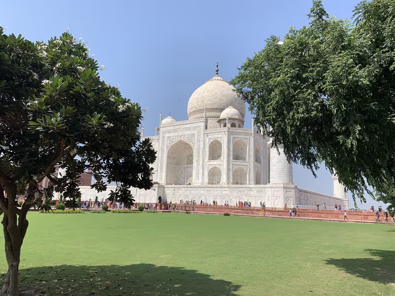 Agra Private Tour - Tajmahal View Through the Garden