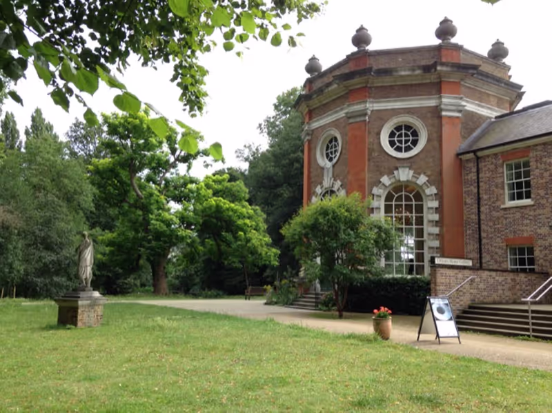 London Private Tour - Octagon at Orleans House