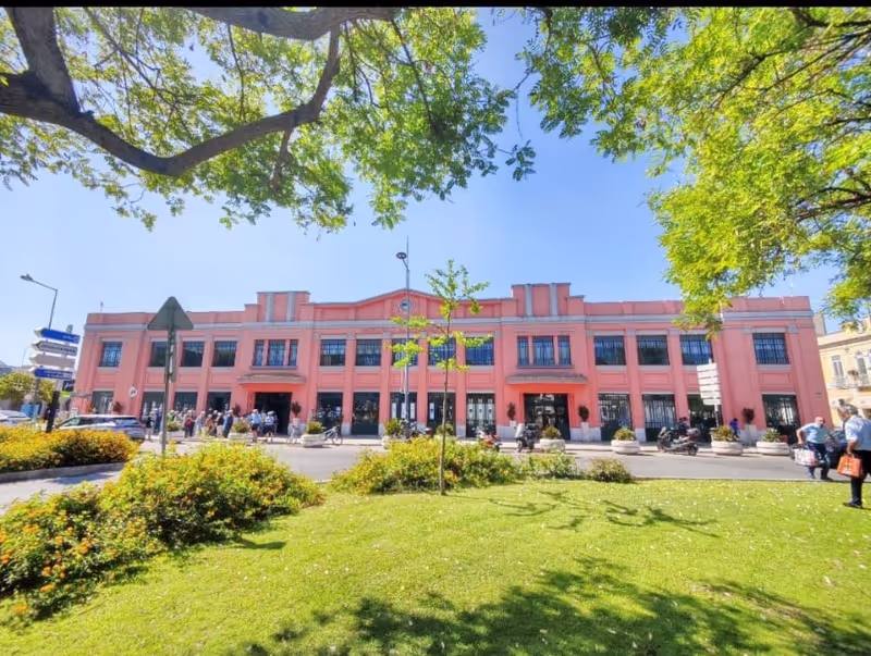 Setubal Private Tour - Livramento Market (exterior)