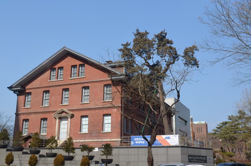 Seoul Private Tour - The Simpson Hall of Ewha