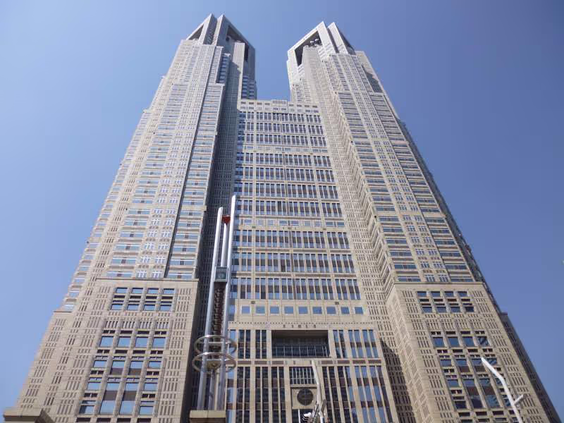 Tokyo Private Tour - The Tokyo Metropolitan Government building was designed by a world renowned architect named Kenzo Tange , and completed in 1990. Its observatory is more than 200 meters high. 