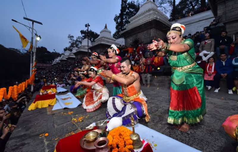 Kathmandu Private Tour - Evening aarti at Pashupatinath