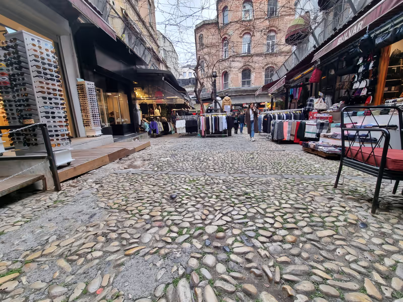 Istanbul Private Tour - Passage Hazzopulo