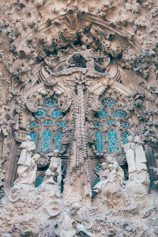 Barcelona Private Tour - Sagrada Familia Facade ❤️
