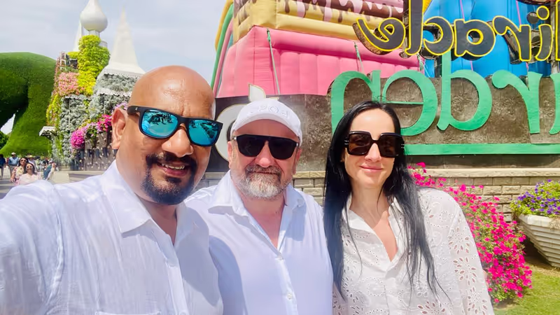 Abu Dhabi Private Tour - Miracle garden photo stop