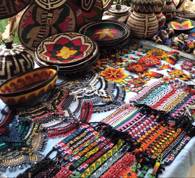 Panama City Private Tour - Indigenous handcrafts at the Souvenir Shop