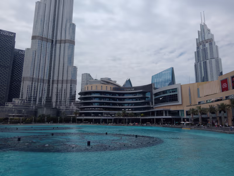 Dubai Private Tour - Burj Khalifa and fountain area
