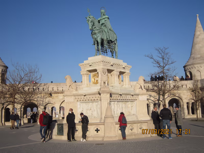 Budapest Private Tour - Statue of our statefounder king, St. Steven
