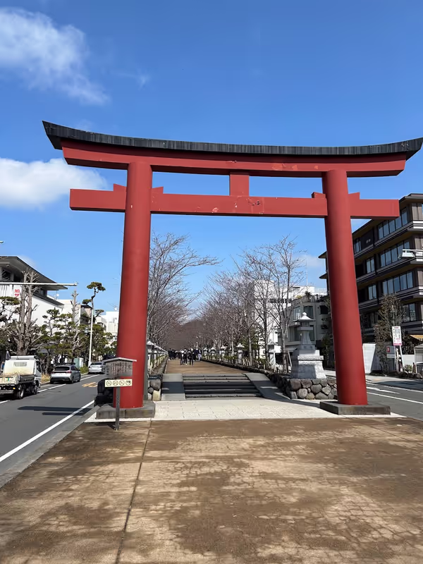 Kamakura Private Tour - Wakamiya Oji There are three large torii gates alo