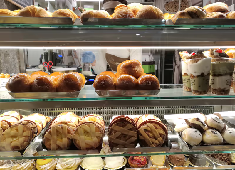 Naples Private Tour - babà and sfogliatelle