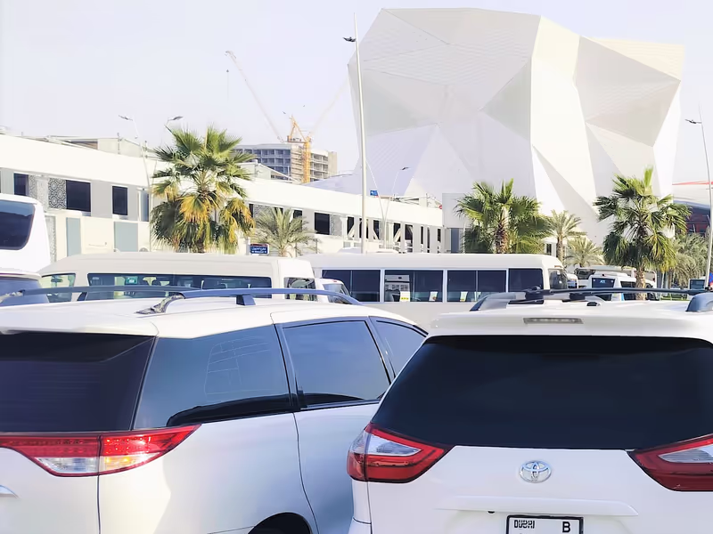 Dubai Private Tour - Private Luxury Transportation