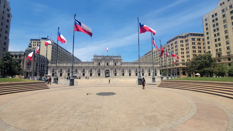 Santiago Private Tour - La Moneda government palace