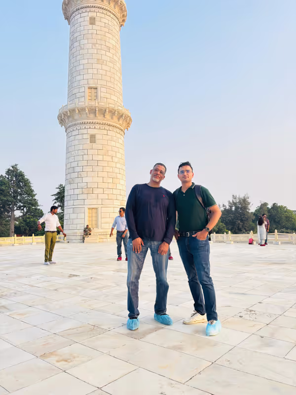 Delhi Private Tour - Photo in Taj Mahal