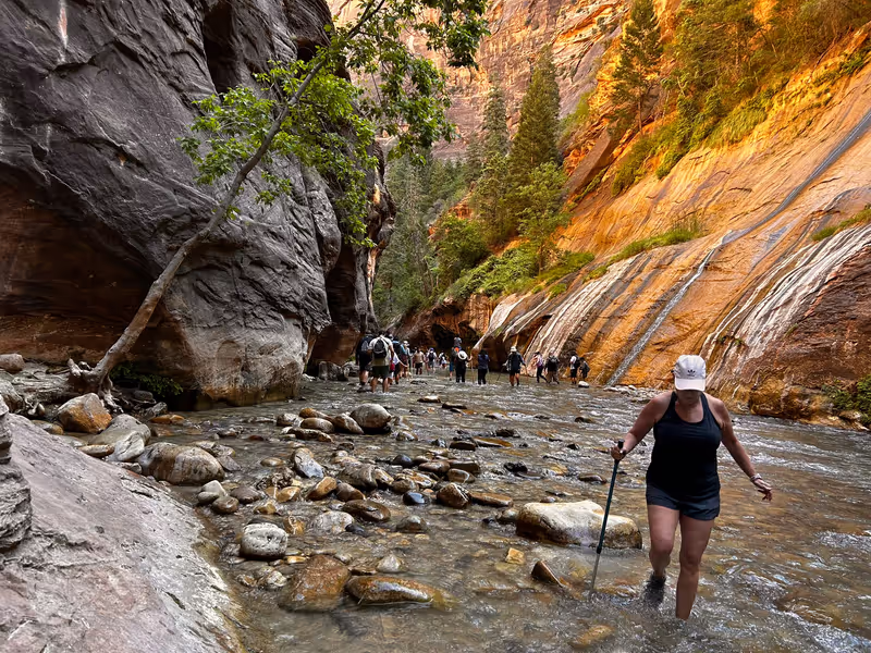 Utah Private Tour - The huge, majestic cliffs are amazing!