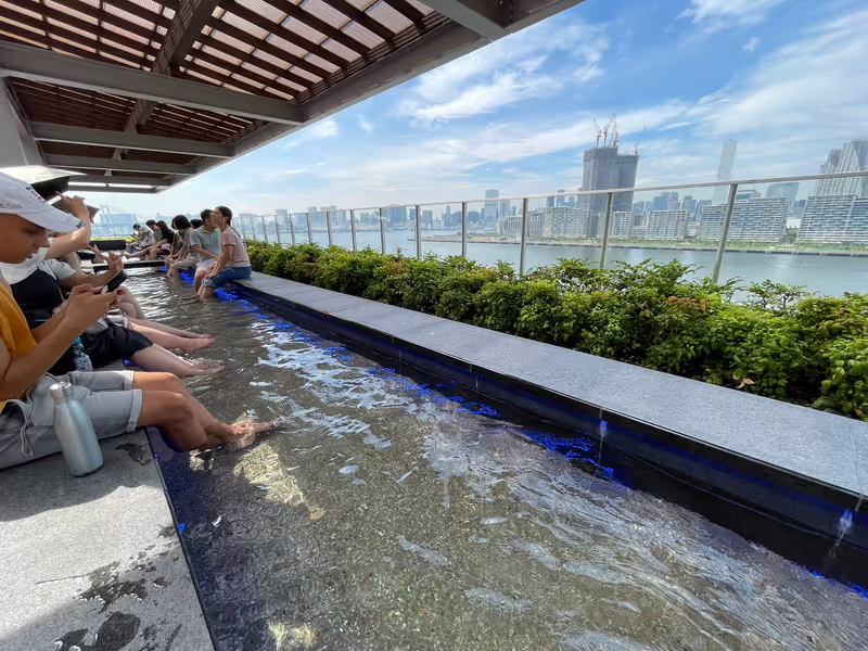 Tokyo Private Tour - Free foot bath on the 8th floor