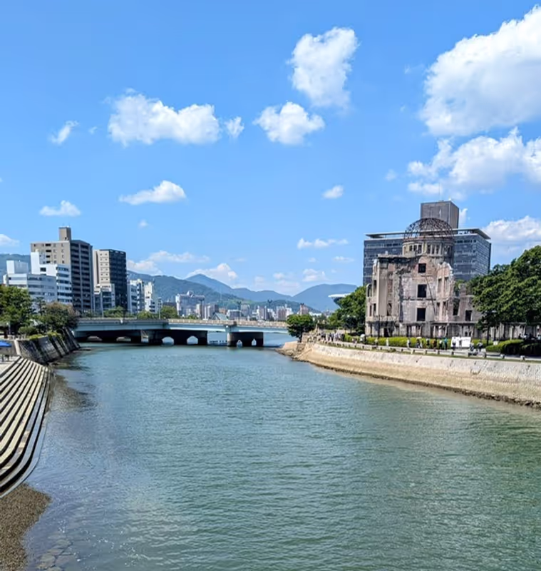Hiroshima Private Tour - Motoyasu river and Atomic Bomb Dome