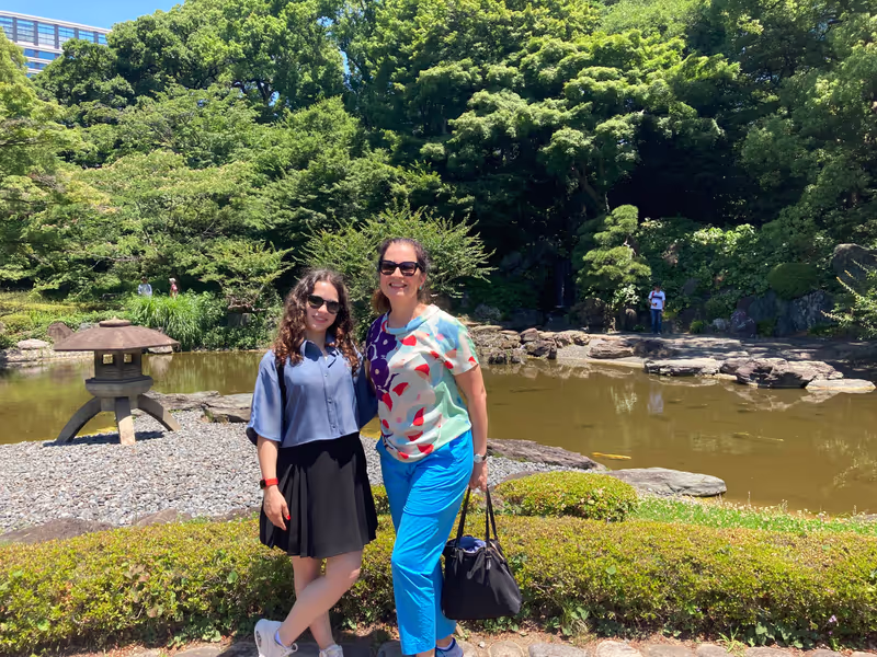 Tokyo Private Tour - Happy moments at East Gardens