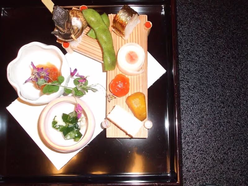 Kyoto Private Tour - Kyoto style Japabese cuisine, Tea House, Gion