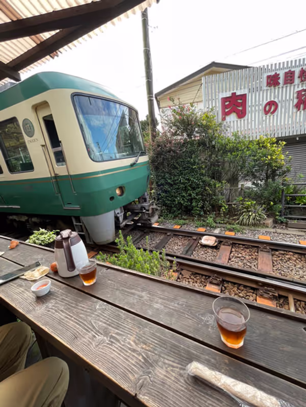 Kamakura Private Tour - Yoridokoro :you can see train right front of you