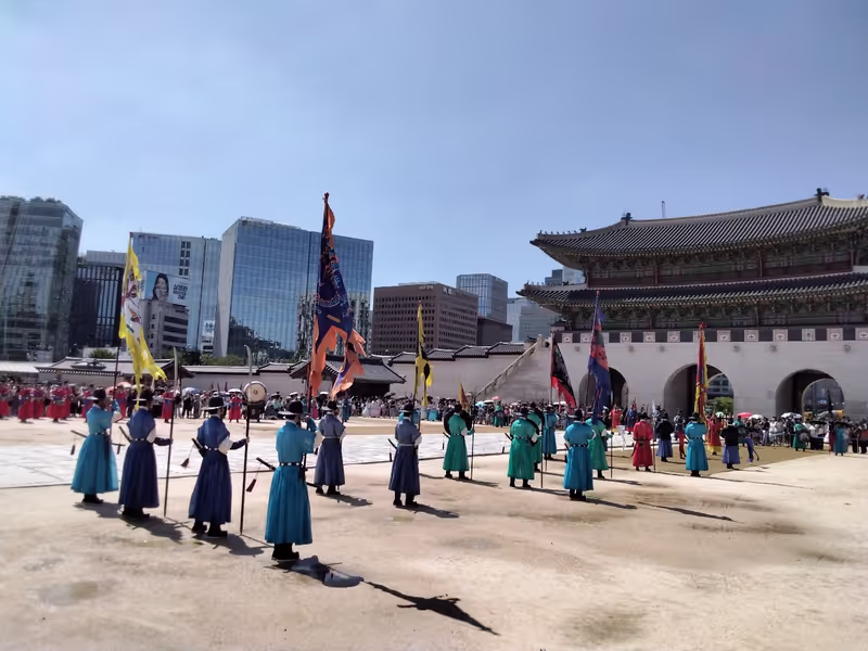 Seoul Private Tour - Royal guards changing ceremony of Joseon kingdom