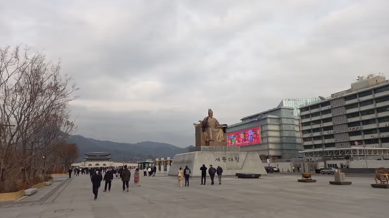 Seoul Private Tour - Statue of King Sejong at Gwanghwamun square