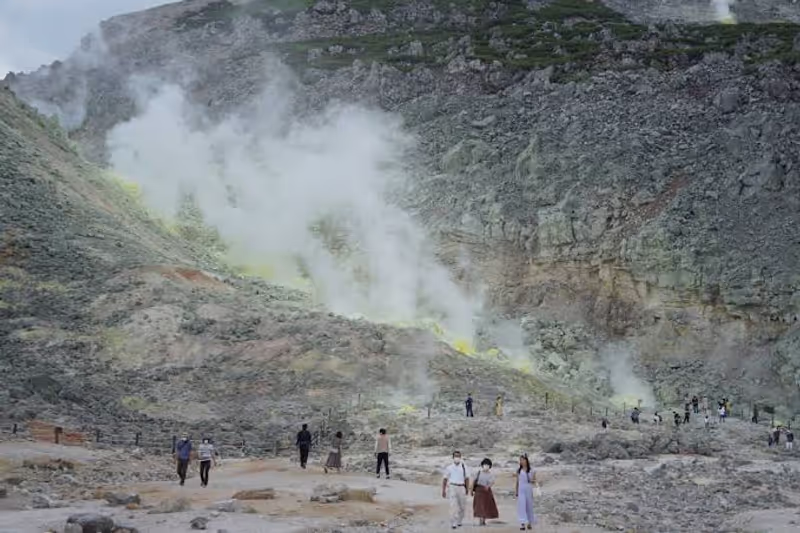 Hokkaido Private Tour - Sulfur Mountain