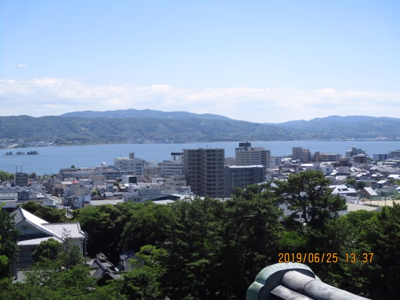 Tottori Private Tour - From the top of the castle we see the lake of Shinji