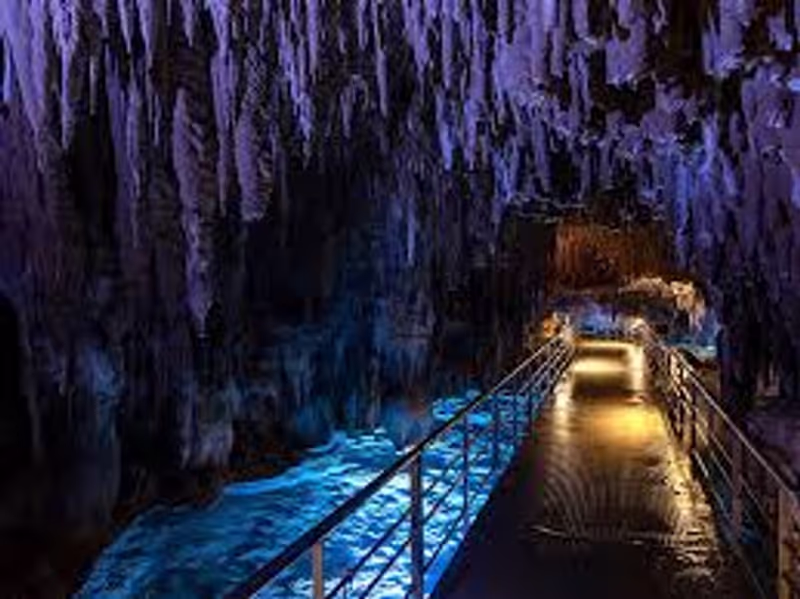 Okinawa Main Island Private Tour - yokusendo Limestone Caves, Okinawa World