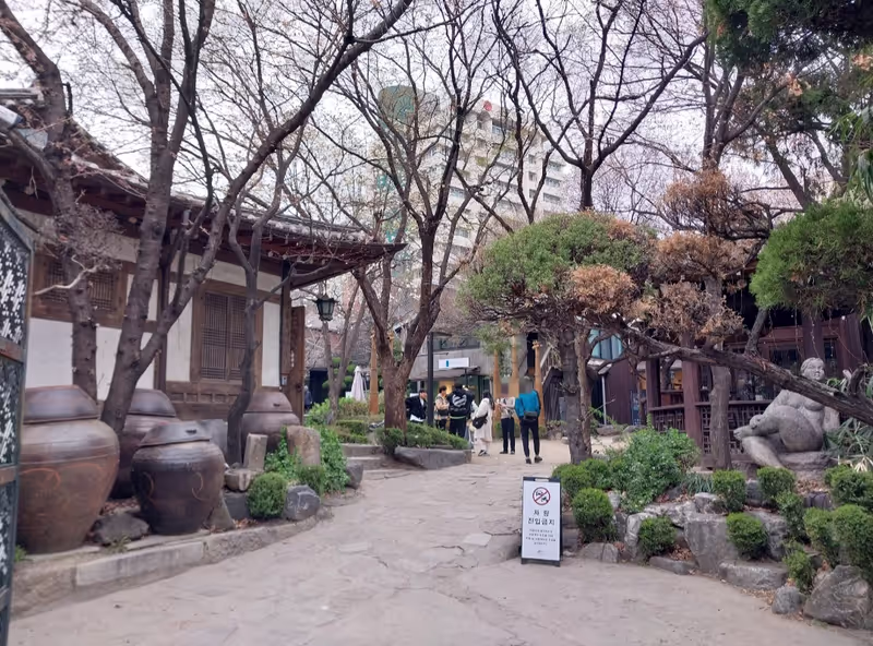Seoul Private Tour - Insadong traditional tea house