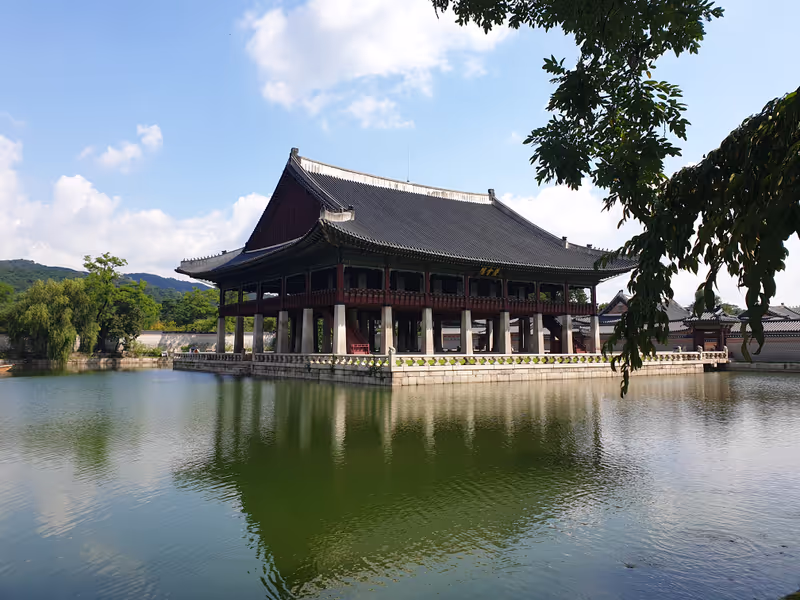 Seoul Private Tour - Gyeonghoeru pavilion