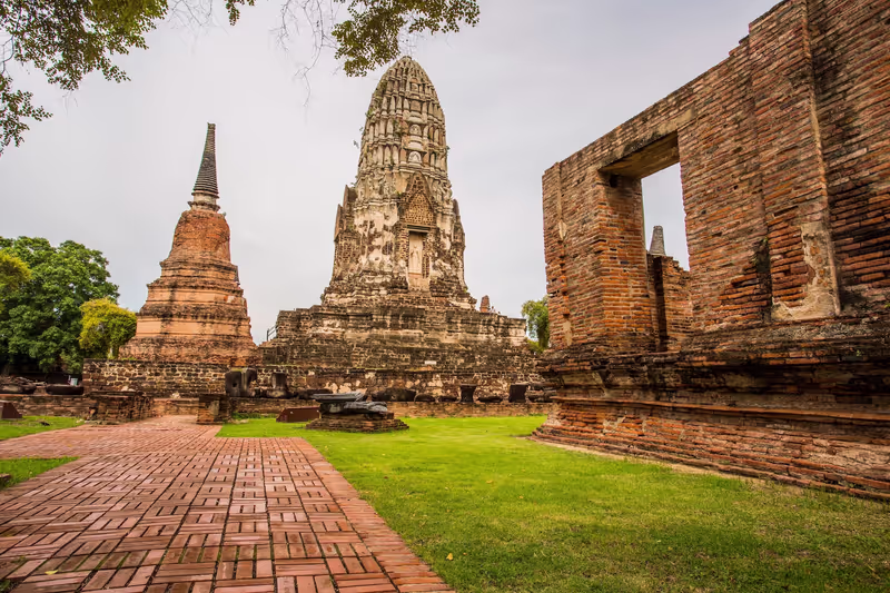 Bangkok Private Tour - Wat Ratchaburana