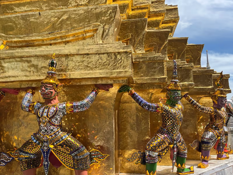 Bangkok Private Tour - Temple of the Emerald Buddha