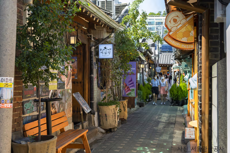 Seoul Private Tour - Ikseon-dong Hanok Alley