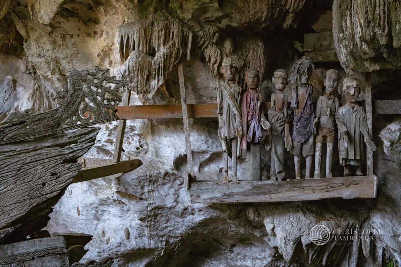 South Sulawesi Private Tour - Cave Burial