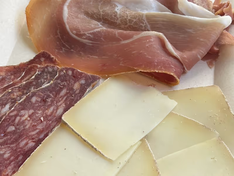 Bayonne Private Tour - basque ham & cheese