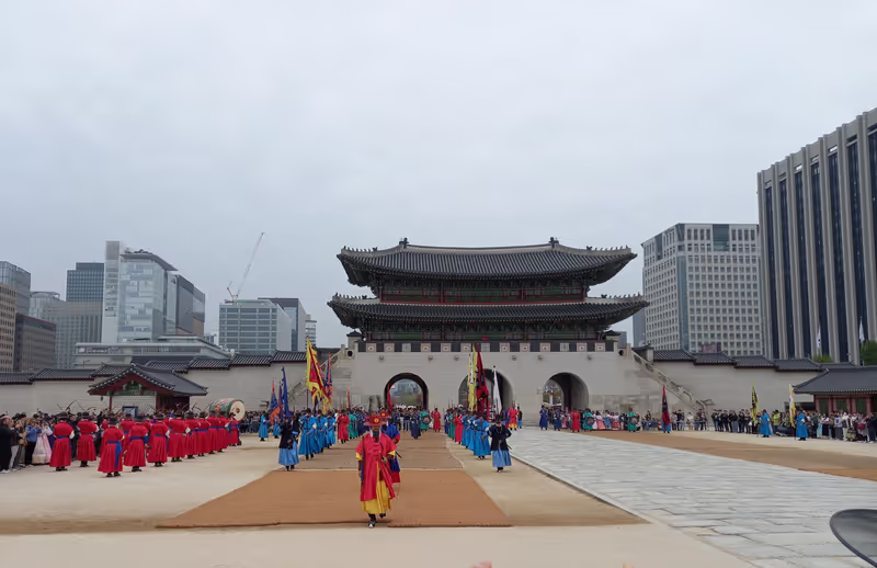 Seoul Private Tour - Gwanghwamun guard change