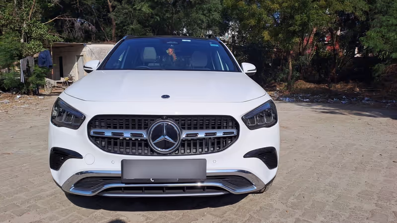 Delhi Private Tour - Mercedes GLA 2025 Front