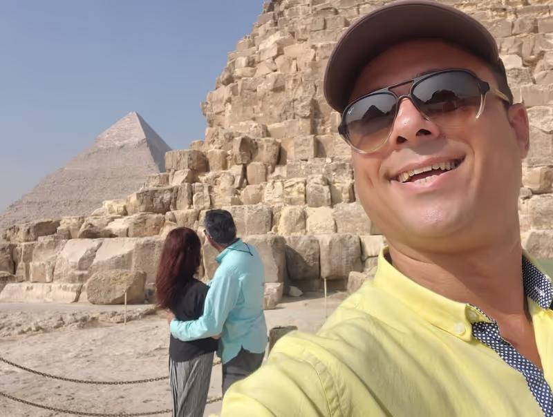 Giza Private Tour - King of Selifie