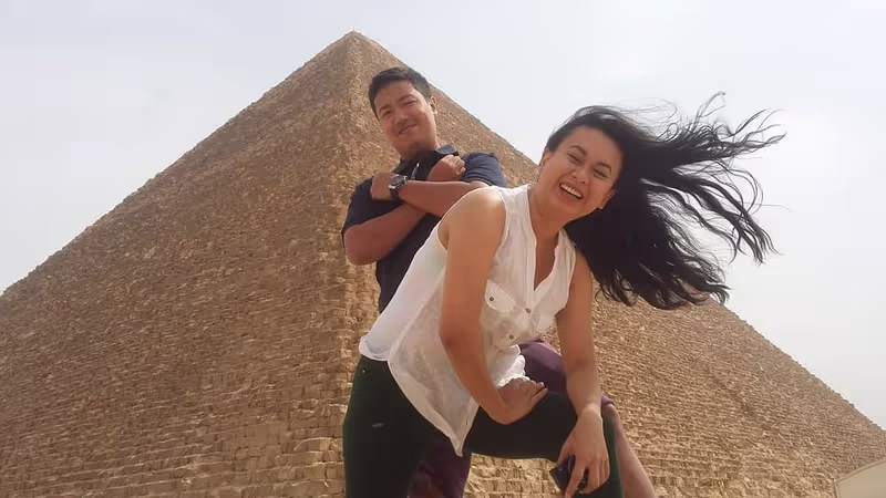 Giza Private Tour - I met her there!