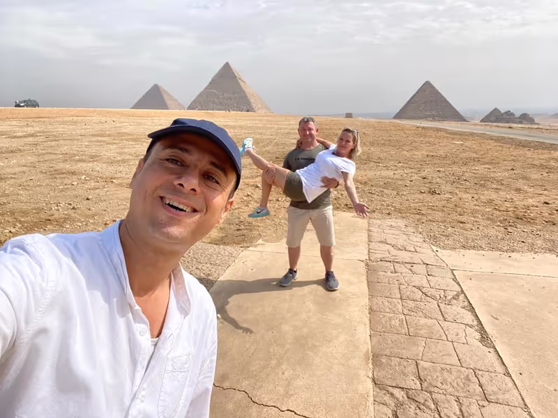 Giza Private Tour - Selfie your tour and share your smile