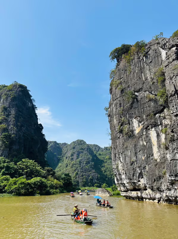 Hanoi Private Tour - Tam Coc boat ride along the Ngo Dong River