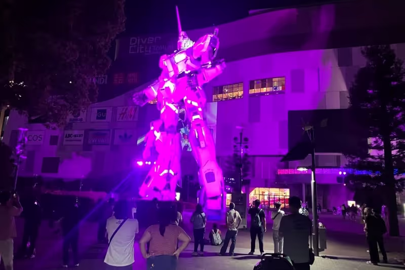Tokyo Private Tour - Gundam Statue in Odaiba