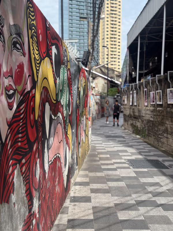 Bangkok Private Tour - Talad noi Art street