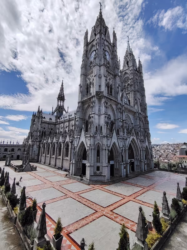 Quito Private Tour - BASILICA NACIONAL