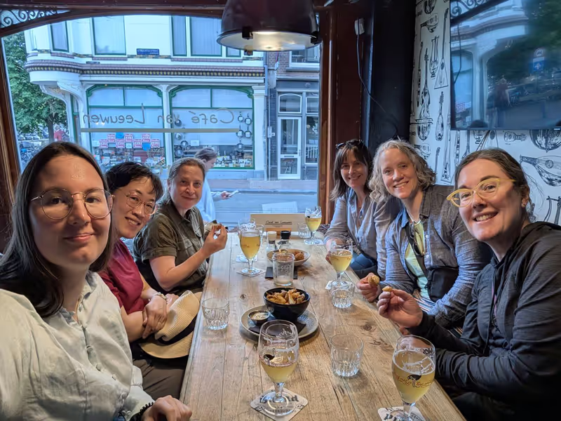 Amsterdam Private Tour - Selfie with tourists at a bar