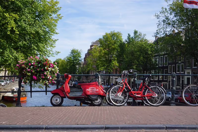 Amsterdam Private Tour - Walking around Grachten Gordel, Amsterdam's canals